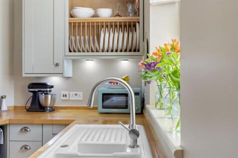 Kitchen 4.jpg