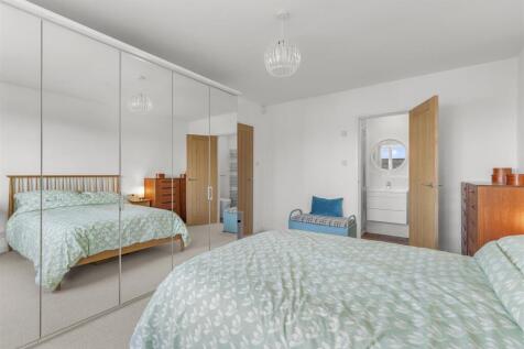 Bed 1 2.jpg