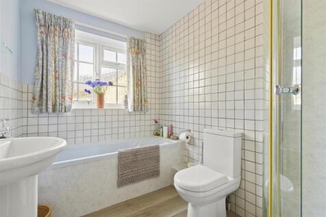 Bathroom.jpg