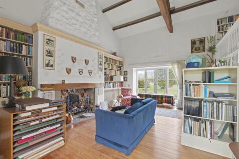 Living Area.jpg