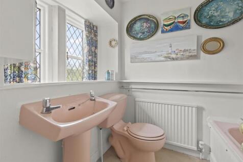 Bathroom.jpg