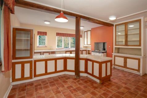 Kitchen 2.jpg
