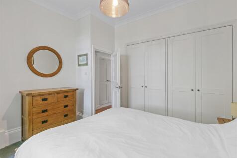 Bed 1 2.jpg