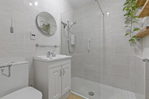 Shower Room.jpg