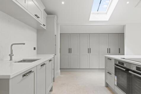 Kitchen 4.jpg