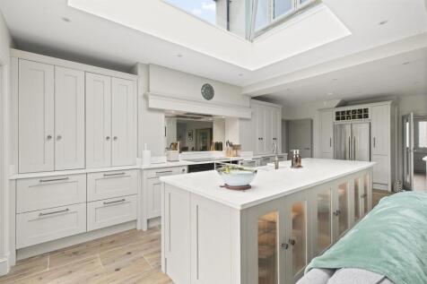 Kitchen 3.jpg