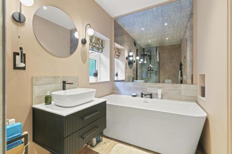 Bathroom.jpg