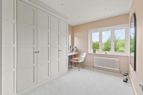 Dressing Area.jpg