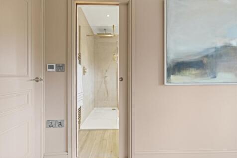 En Suite 1.jpg