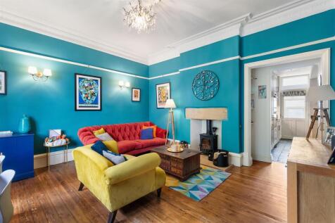 Living Room.jpg