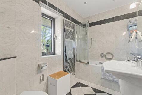 En Suite.jpg