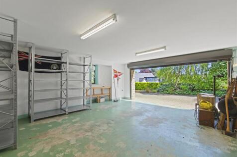 Garage.jpg