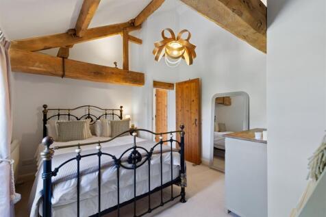 Bed 4.jpg