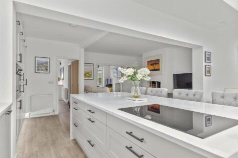 Kitchen 3.jpg