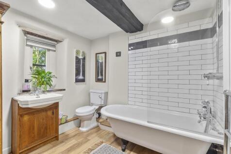 Bathroom.jpg