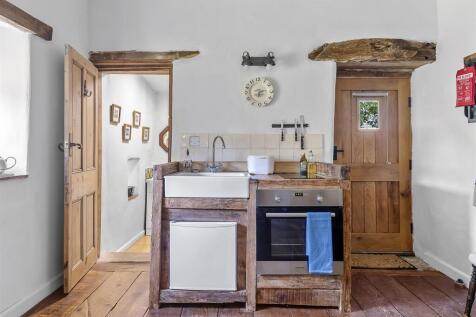 Annex Kitchen.jpg