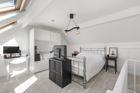 Bed 1 2.jpg