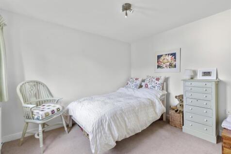 Bed 4.jpg