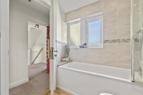 Bathroom.jpg
