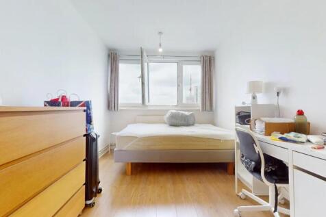 Bright and tidy single bedroom featuring a larg...