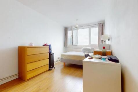 Bright single bedroom with natural light stream...