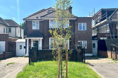 A charming exterior view of a traditional resid...