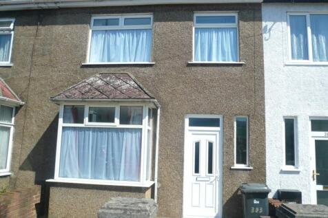 A charming front view of the property showcasin...