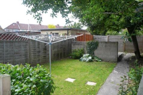 A spacious and well-maintained garden, perfect ...