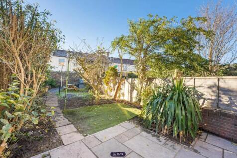 A beautifully maintained garden with ample sunl...