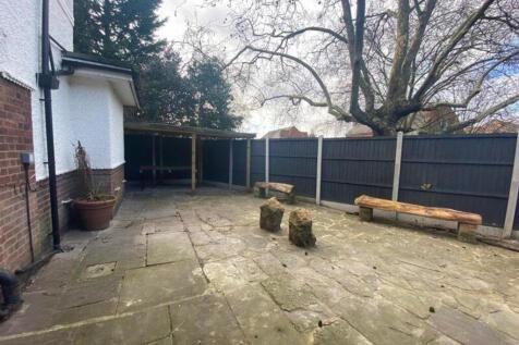A spacious and inviting garden area, perfect fo...