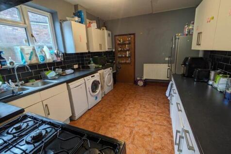 A spacious and well-equipped kitchen, perfect f...
