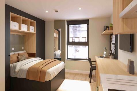 A spacious and well-lit large double bedroom fe...