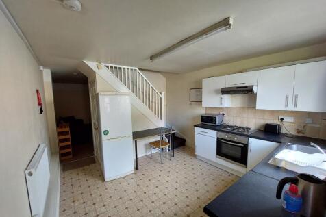 This inviting kitchen features ample counter sp...