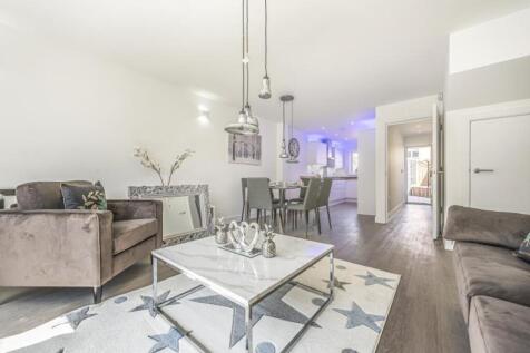 This stylish living room features modern furnis...