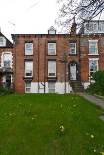 Charming front view of a beautifully maintained...