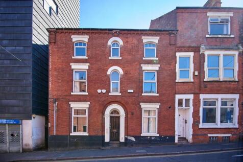 Charming and inviting front view of a tradition...