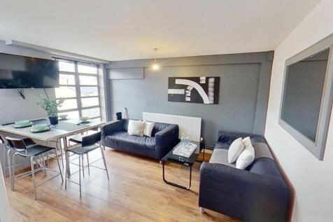 This inviting living room features modern furni...