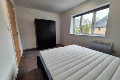 Discover this inviting double bedroom featuring...