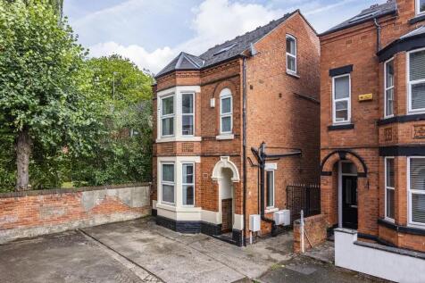 Charming traditional red brick terraced house f...