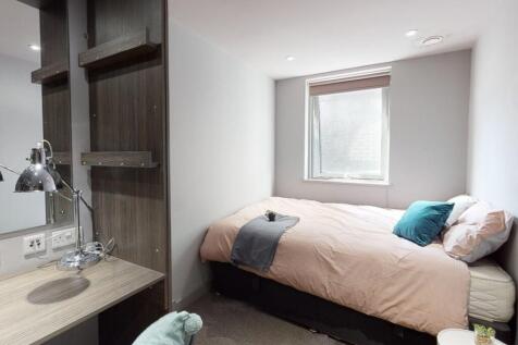 A cozy and well-maintained single bedroom featu...