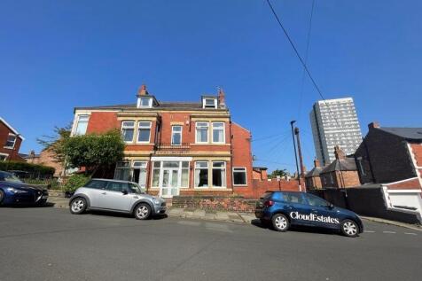 A charming traditional terraced house with red ...