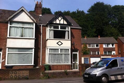 Traditional semi-detached house with distinctiv...