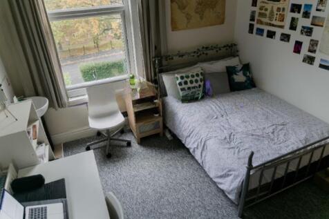 A cozy and well-maintained single bedroom featu...