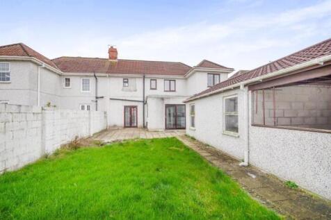 A spacious and well-maintained garden area with...