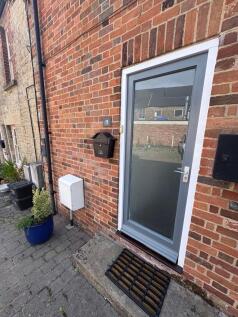 Charming and well-maintained front entrance to ...