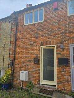 Charming brick-fronted terraced house entrance ...