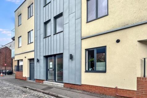 Modern and well-maintained front exterior of a ...