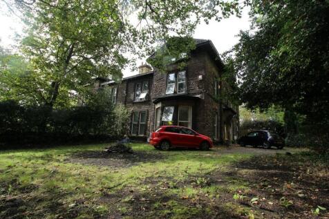 Charming traditional detached house set in a le...