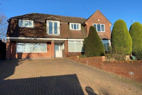 Spacious front view of a charming semi-detached...