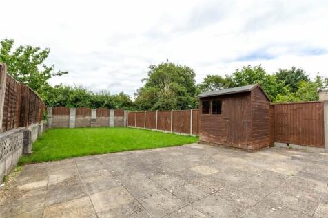 Spacious and well-maintained outdoor garden are...